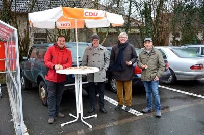 Am Samstag vor Weihnachten war unsere letzte Standaktion in diesem Jahr. Wir verteilten einen kleinen Weihnachtsgruß und hatten gute Gespräche.